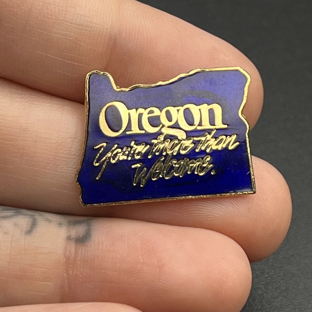 Vintage State‎ Of Oregon Outline "You're More Than Welcome" USA Lapel Hat Pin